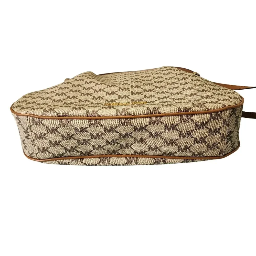 Michael Kors Jet Set Large Convertible Shoulder Bag - Picture 11 of 13